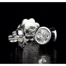 Afbeelding in Gallery-weergave laden, Ronde Echt Diamanten Oorknopjes 1,50 Karaat Bezel Set Wit Goud 14K F VS1