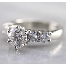 Afbeelding in Gallery-weergave laden, Ronde Echt Diamanten Verlovingsring 2 Karaat Zes Riek Wit Goud 14K