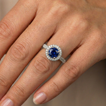 Afbeelding in Gallery-weergave laden, echte round saffier 3karaat ring op wit