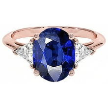 Afbeelding in Gallery-weergave laden, Roségoud Drie Stenen Ring Ovaal Blauwe Saffier & Natuurlijke uit de aarde gewonnen Diamant 8.25 Karaat
