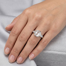 Afbeelding in Gallery-weergave laden, Rozet Slijpvorm Drie-Steen Ring – Diamant 3 karaat 14K Witgoud