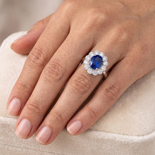 Afbeelding in Gallery-weergave laden, Saffier En Diamanten Verlovingsring