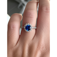 Afbeelding in Gallery-weergave laden, echte round saffier 3.40karaat ring met diamantaccenten