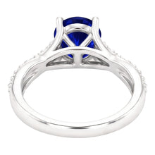 Afbeelding in Gallery-weergave laden, Sapphire Solitaire Ring Met Diamanten Accenten Gedraaide Schacht 2,50 Karaat
