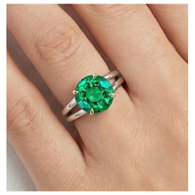 Afbeelding in Gallery-weergave laden, Fijne Smaragd Gekleurde Steen Ring 4-karaat 14 Karaat Tweekleurig Goud – detailaanzicht