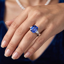 Afbeelding in Gallery-weergave laden, Smaragd 3-Steens Natuurlijke uit de aarde gewonnen Diamanten Ring Blauwe Saffier 5 Karaat Tweekleurig Goud