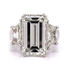 Afbeelding in Gallery-weergave laden, Smaragd Trapezium Grote Echt Diamanten Ring met drie stenen 9 karaat