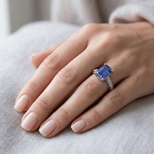 Afbeelding in Gallery-weergave laden, Smaragdgroene edelsteen met accenten Ring blauwe saffier en Natuurlijke echte diamant ( niet in het laboratorium gekweekt ) 3,50 karaat