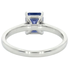 Afbeelding in Gallery-weergave laden, Solitaire Natuurlijke Blauwe Saffier Ring Emerald Prong Set 1,50 Karaat