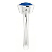 Afbeelding in Gallery-weergave laden, Solitaire Ring Blauwe Saffier 0,75 Karaat Bezel Instelling Wit Goud 14K