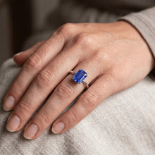 Afbeelding in Gallery-weergave laden, Solitaire Ring Smaragd Blauwe Saffier 3 Karaat Wit Goud 14K
