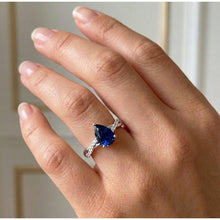 Afbeelding in Gallery-weergave laden, Solitaire met accenten Ring Ceylon Sapphire 2,50 karaat twist-stijl