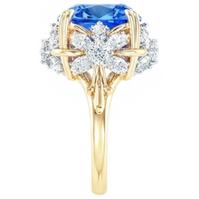 Afbeelding in Gallery-weergave laden, Sprankelende Cushion Ceylonese Kleur Saffier IGI GECERTIFICEERDE Diamanten Ring 7.81 Ct Geelgoud 14K