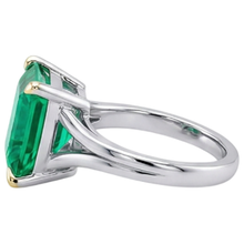 Afbeelding in Gallery-weergave laden, Smaragd Sieraadsteen Ring 5-karaat Tweekleurig 14K Goud – hoekaanzicht