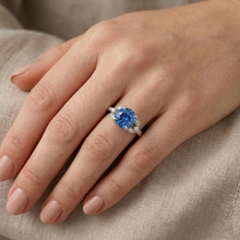 Afbeelding in Gallery-weergave laden, echte round saffier 2.90karaat ring met diamantaccenten