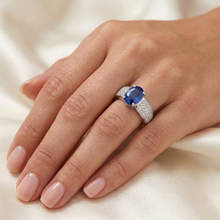 Afbeelding in Gallery-weergave laden, echte round saffier 4.40karaat ring met diamantaccenten