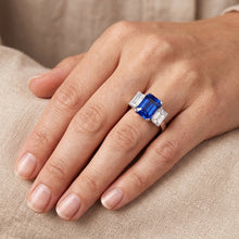 Afbeelding in Gallery-weergave laden, Stralende Natuurlijke echte diamant ( niet in het laboratorium gekweekt )en sieraden 3 karaat drie steen blauwe saffier ring