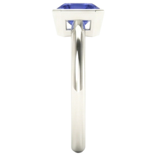 Afbeelding in Gallery-weergave laden, Stralende Solitaire Ring Bezel Set Ceylon Sapphire 2 karaat