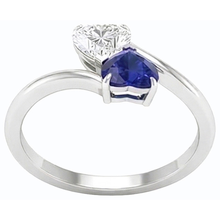 Afbeelding in Gallery-weergave laden, echte heart diamant 3karaat ring bovenaanzicht