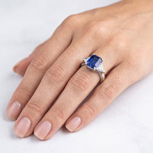 Afbeelding in Gallery-weergave laden, Triljoen Natuurlijke echte diamant ( niet in het laboratorium gekweekt )en saffier ring 2 karaat Ceylon saffier 3 stenen tanden