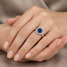 Afbeelding in Gallery-weergave laden, Twee Kleurige Blauwe Saffier Halo Diamant Ring Prong Set