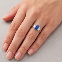 Afbeelding in Gallery-weergave laden, Tweekleurige 3 stenen Natuurlijke echte diamant ( niet in het laboratorium gekweekt )en stralende saffier edelsteen ring 1,50 karaat