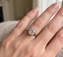 Afbeelding in Gallery-weergave laden, Tweekleurige Solitaire Verlovingsring Oud Slijpsel Kussen Natuurlijke Echte Diamant (Niet labgekweekt) 3 Karaat