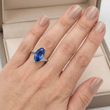 Afbeelding in Gallery-weergave laden, Unieke Saffier Marquise Natuurlijke uit de aarde gewonnen Diamanten Ring