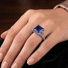 Afbeelding in Gallery-weergave laden, Vintage Stijl Ceylonese Saffier & Natuurlijke uit de aarde gewonnen Diamanten Ring 5.25 Karaat Goud 14K