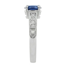 Afbeelding in Gallery-weergave laden, Vintage stijl Ceylon saffier Natuurlijke echte diamanten ( niet in een laboratorium gekweekt ) ring 2 karaat wit goud 14K