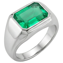 Afbeelding in Gallery-weergave laden, Smaragd Slijpvorm Smaragd ring in 14K Witgoud – zijaanzicht