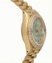 Afbeelding in Gallery-weergave laden, Witte Romeinse wijzerplaat met diamanten rand Rolex Datumjust Horloge voorzitter Stijl geel goud