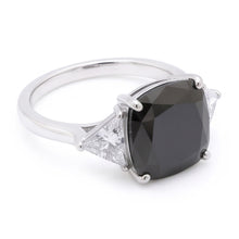 Afbeelding in Gallery-weergave laden, Zwarte verlovingsring voor dames 3,6 karaat echte kussengeslepen diamant triljant drie stenen 14K witgoud