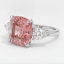 Afbeelding in Gallery-weergave laden, Padparadscha saffier ring 3,6 karaat natuurlijk kussengeslepen drie stenen platina