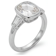 Afbeelding in Gallery-weergave laden, Ambachtelijk Diamant Drie-Steen Ring 3 karaat – vooraanzicht
