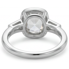 Afbeelding in Gallery-weergave laden, Ambachtelijk Diamant Drie-Steen Ring 3 karaat – hoekaanzicht