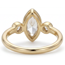 Afbeelding in Gallery-weergave laden, Marquise Slijpvorm Diamant ring in 14K Geelgoud – bovenaanzicht