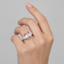Afbeelding in Gallery-weergave laden, Padparadscha saffier ring 3,6 karaat, echte smaragd en witte triljant, driesteens, platina