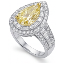 Afbeelding in Gallery-weergave laden, Fancy Gele Diamant Halo Ring 3,50 karaat 14 Karaat Tweekleurig Goud – hoekaanzicht