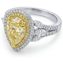 Afbeelding in Gallery-weergave laden, Halo Zetting Ring 14 Karaat Tweekleurig Goud met Gele Kanarie Diamant – profielaanzicht