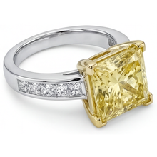 Afbeelding in Gallery-weergave laden, Princess Gele Kanarie Diamant ring in Bicolor 14K Goud – profielaanzicht