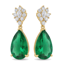 Afbeelding in Gallery-weergave laden, Groene smaragd oorbellen 5 karaat labgekweekt peer marquise cluster brisuresluiting 14k geelgoud
