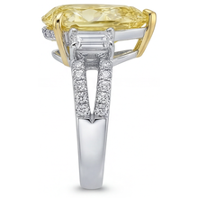 Afbeelding in Gallery-weergave laden, Kanariegele Diamant 3-Steens Ring 4-karaat Bicolor 14K Goud – bovenaanzicht