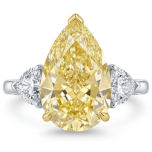 Afbeelding in Gallery-weergave laden, Ambachtelijk Kanariegele Diamant Trilogie Ring 5 karaat – hoofdaanzicht