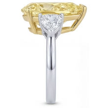 Afbeelding in Gallery-weergave laden, Kanariegele Diamant Trilogie Ring 5-karaat Tweekleurig 14K Goud – bovenaanzicht