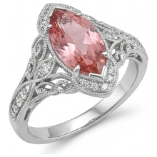 Afbeelding in Gallery-weergave laden, Echte perzikkleurige padparadscha-saffier 2,3 karaat marquise halo ring met gespleten scheen in 14k witgoud