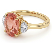 Afbeelding in Gallery-weergave laden, Perzikkleurige saffier 2,9 karaat echte ovale padparadscha en witte halve maan ring met drie stenen 14K geelgoud