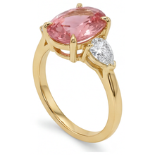 Afbeelding in Gallery-weergave laden, Perzikkleurige saffier 2,9 karaat echte ovale padparadscha ring met drie stenen 14K geelgoud