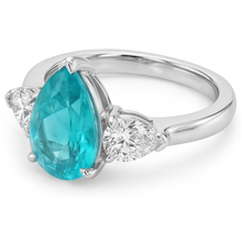 Afbeelding in Gallery-weergave laden, Paraiba Toermalijn Drie-Steen Ring 2-karaat 14K Witgoud – vooraanzicht