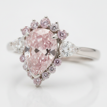 Afbeelding in Gallery-weergave laden, Fancy Roze Diamant Verlovingsring 2 Karaat Natuurlijke Peervorm Semi Halo Platina